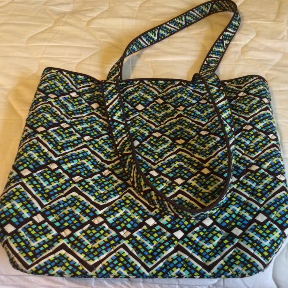 EUC Vera Bradley shoulder bag in retired Rainforests pattern